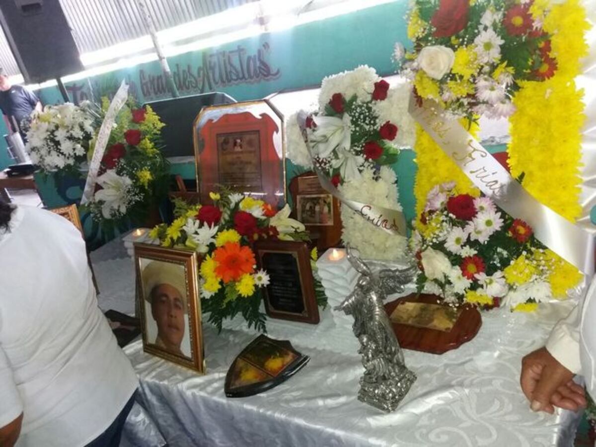 Con cantadera fue sepelio de folclorista en Jardín de baile Orgullo Santeño