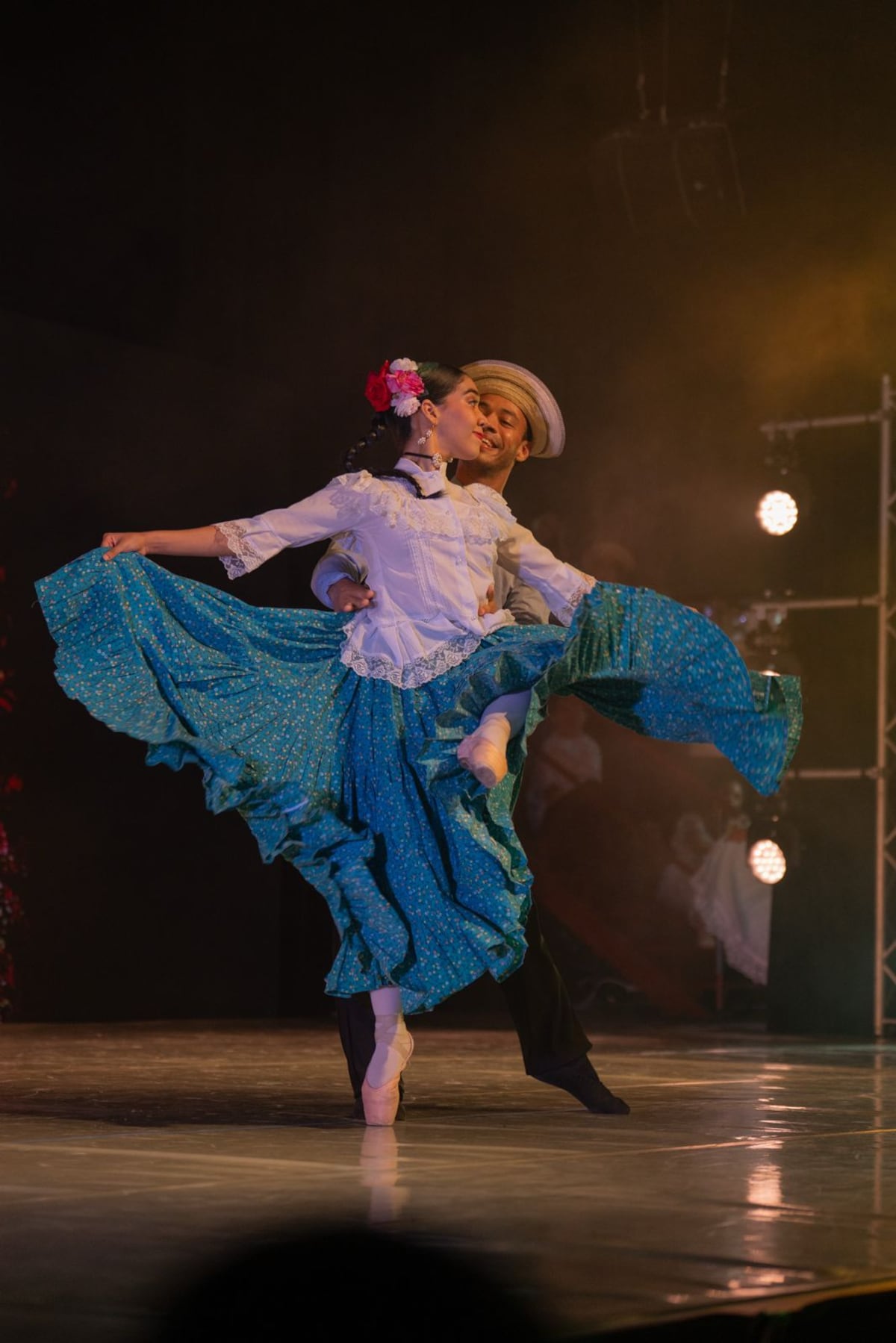 Ballet Nacional lleva el folclore panameño al escenario con ritmo y elegancia
