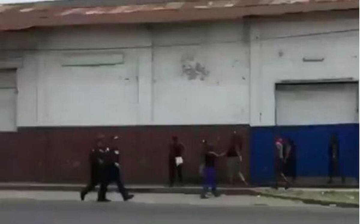 VIDEO/Katleen Levy respalda  mamá que sacó a correazos a hijo de saqueo en Colón