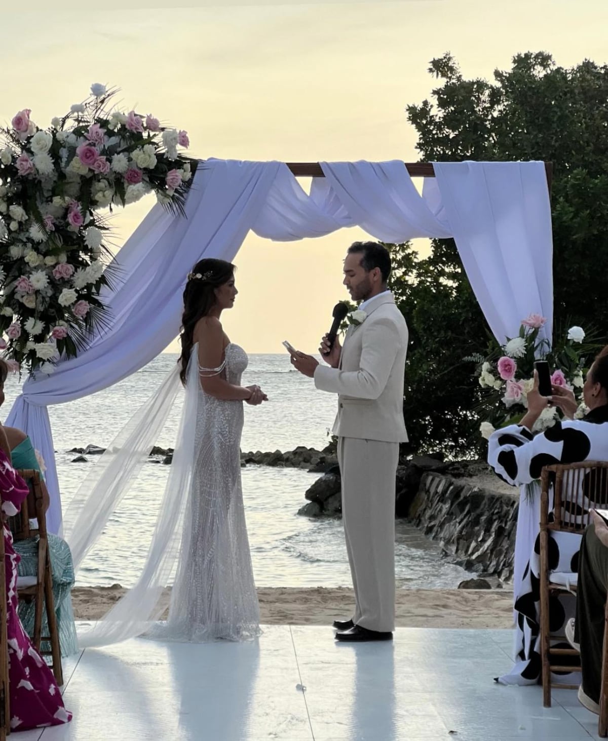 ¡A Domil se le aguaron los helados! En su boda en Aruba