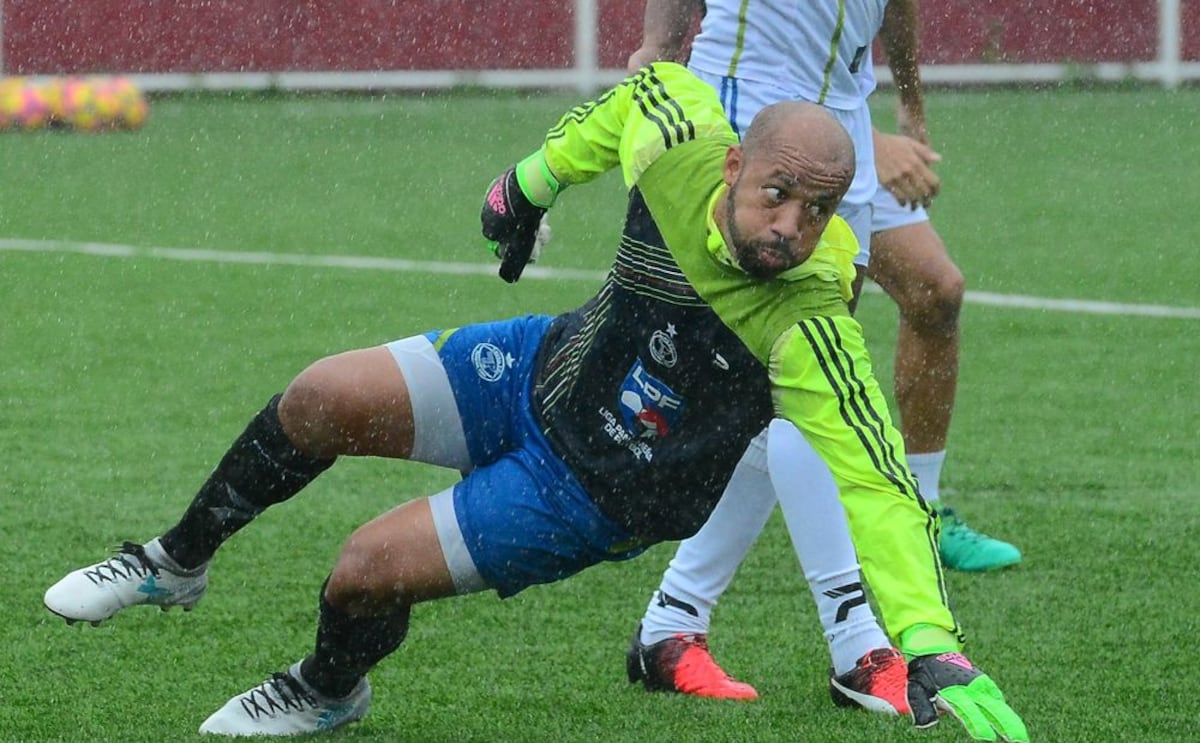 El futbolista arrestado es 'La Bruja' McFarlane