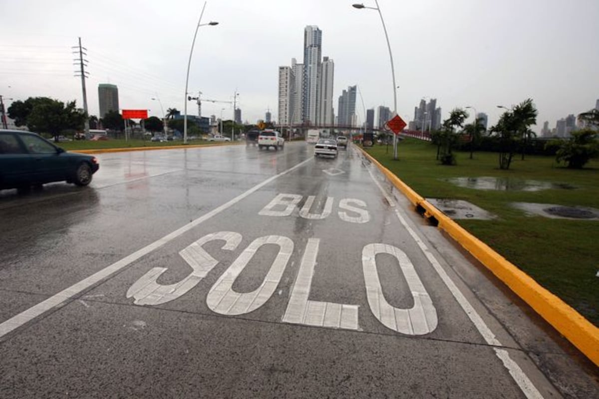 Anuncian cambios en las rutas de MiBus por el desfile de Navidad del domingo