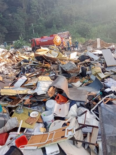 Bomberos contienen incendio de gran magnitud en San Miguelito