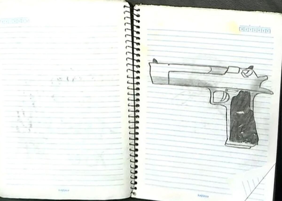 Autores de atentado matan a tío antes y les hallan citas de la Biblia satánica