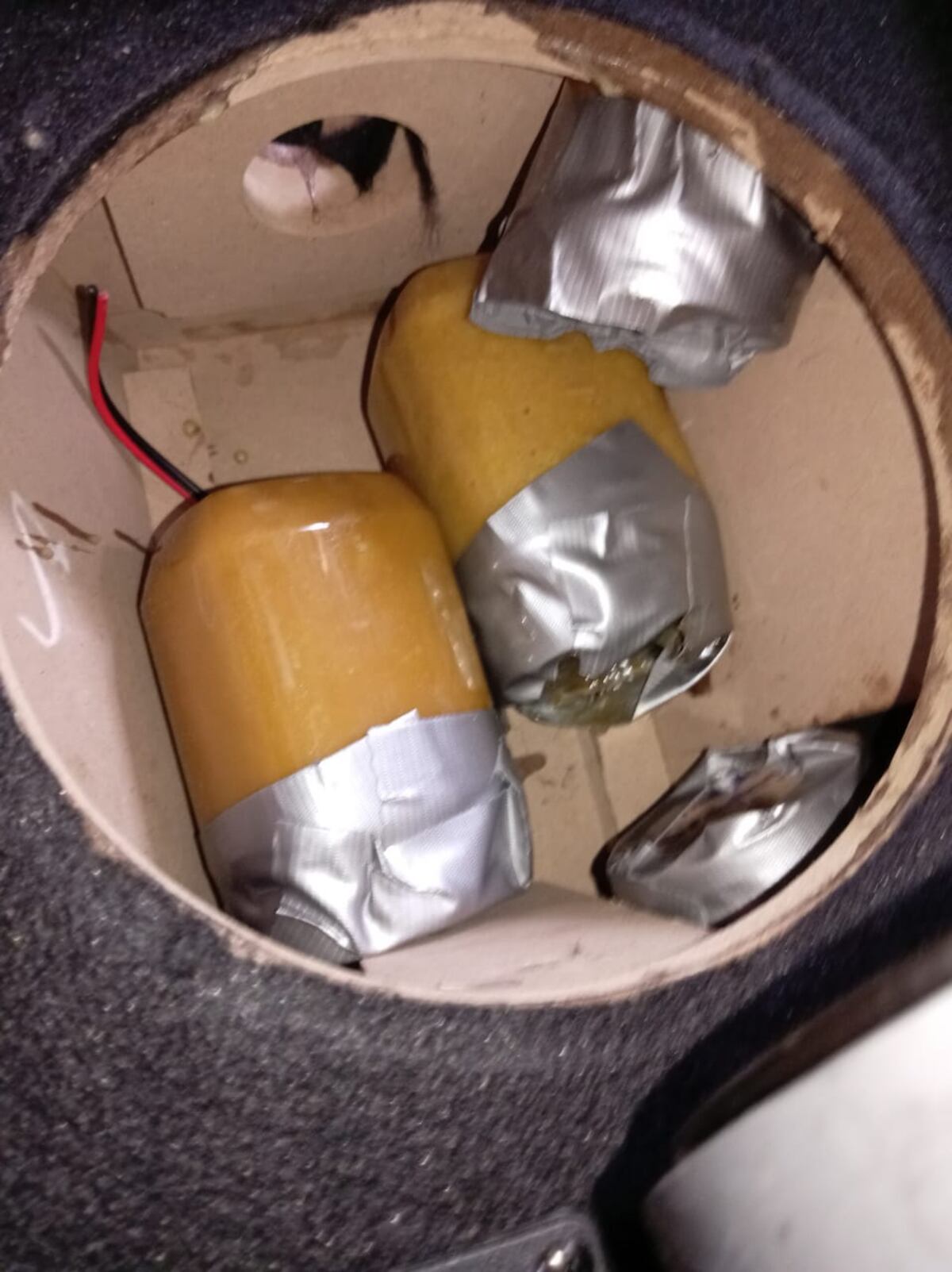 ¡Bocina ‘tumbera’! Escondía presunta droga en su interior y las autoridades la pillaron