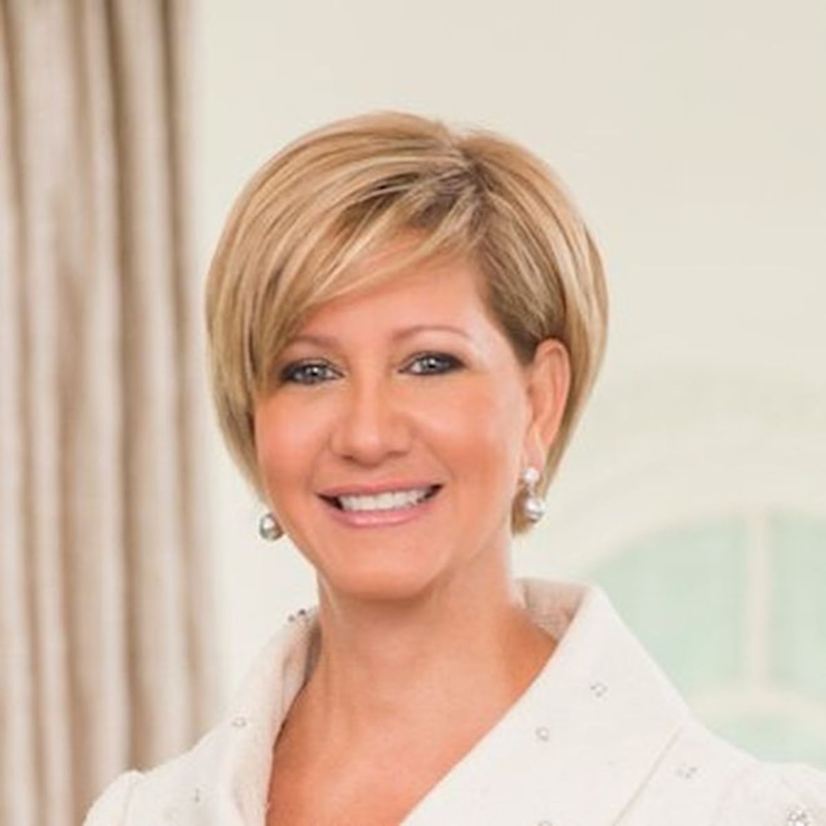 Operan a la Primera Dama, Lorena Castillo