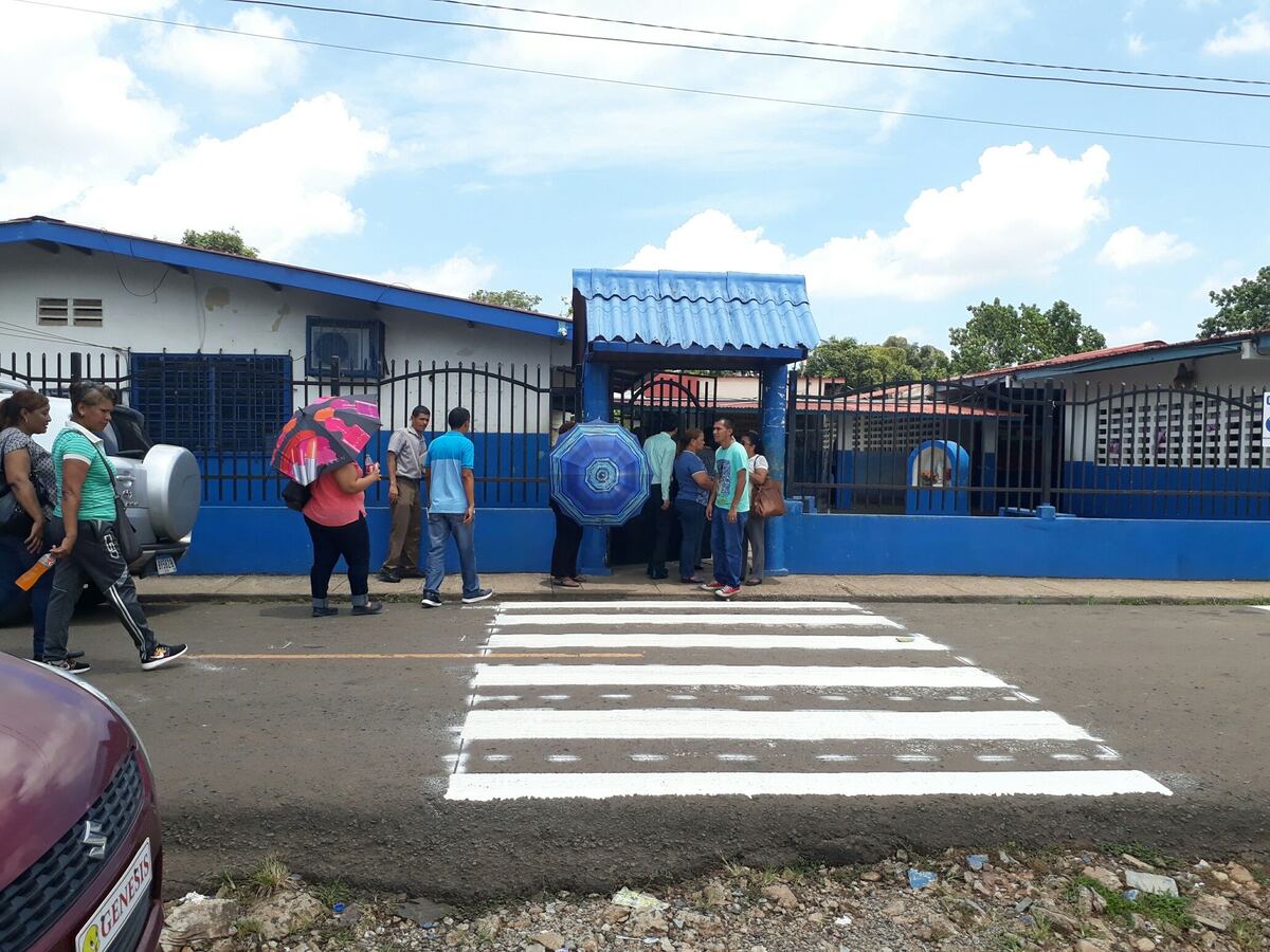PROTESTAN. Exigen que se les de uso al presupuesto de la escuela Nuevo Arraiján 