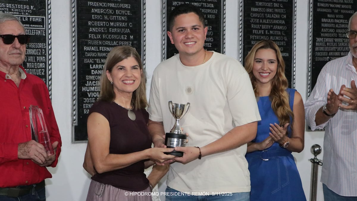 El potro estadounidense ‘Booz Baruc’ domina y gana su segunda gema en la Triple Corona