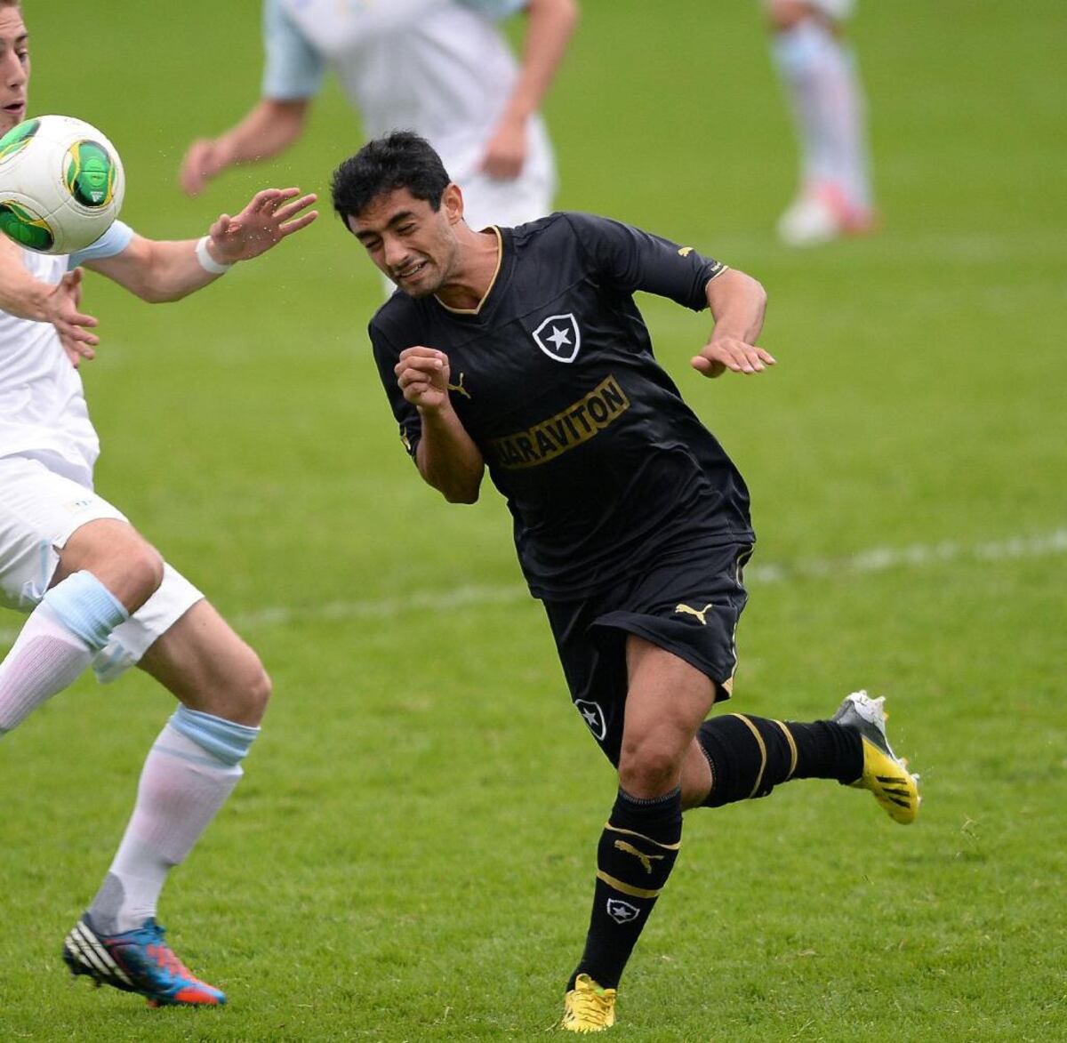 Hallan muerto y con los genitales mutilados a futbolista del Sao Paulo de Brasil