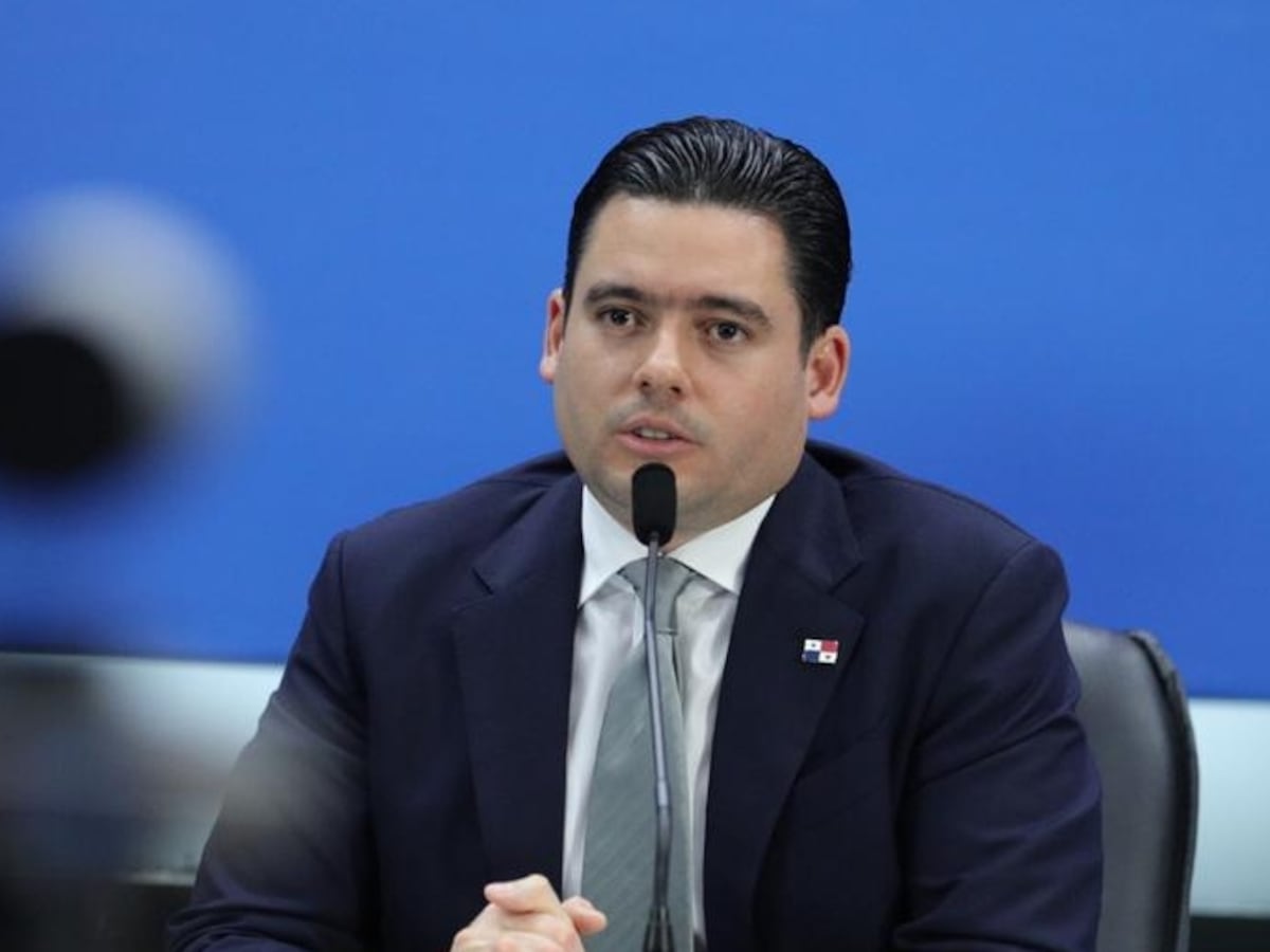 Le piden la renuncia a Gaby Carrizo en su cuenta de Twitter. Tuvo que ocultar muchos mensajes