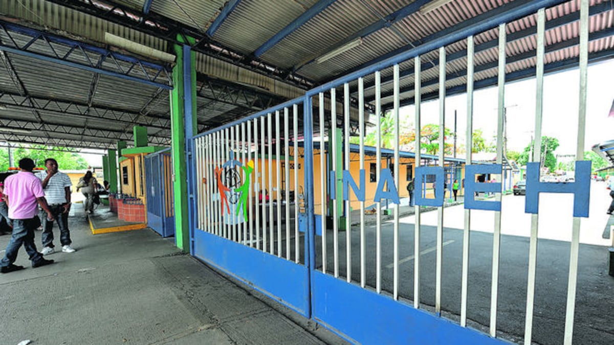 Escándalo. Destituyen a funcionarios que fueron captados en video teniendo relaciones en oficina del Inadeh