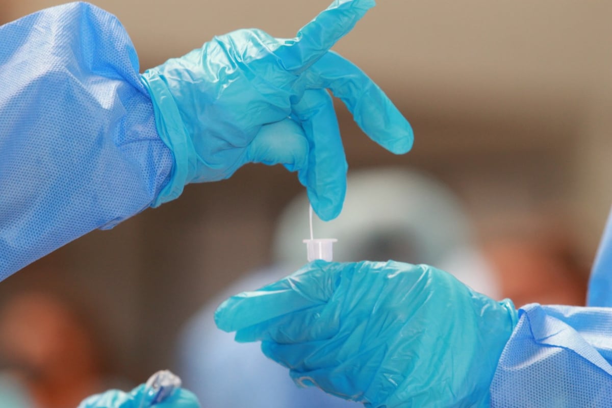 Cuatro personas más murieron en las últimas 24 horas por covid-19. Panamá registra 617 nuevos contagios este viernes.