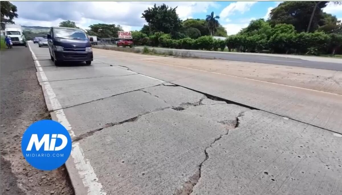 Ministro del MOP debe rendir cuentas hoy ante la cantidad de  huecos que hay por casi todas las calles del  país. Video