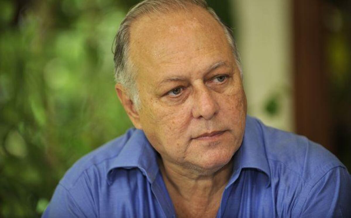 Alvin Weeden reta a Davis a que lo demande y vincula al cascaroso con el CD