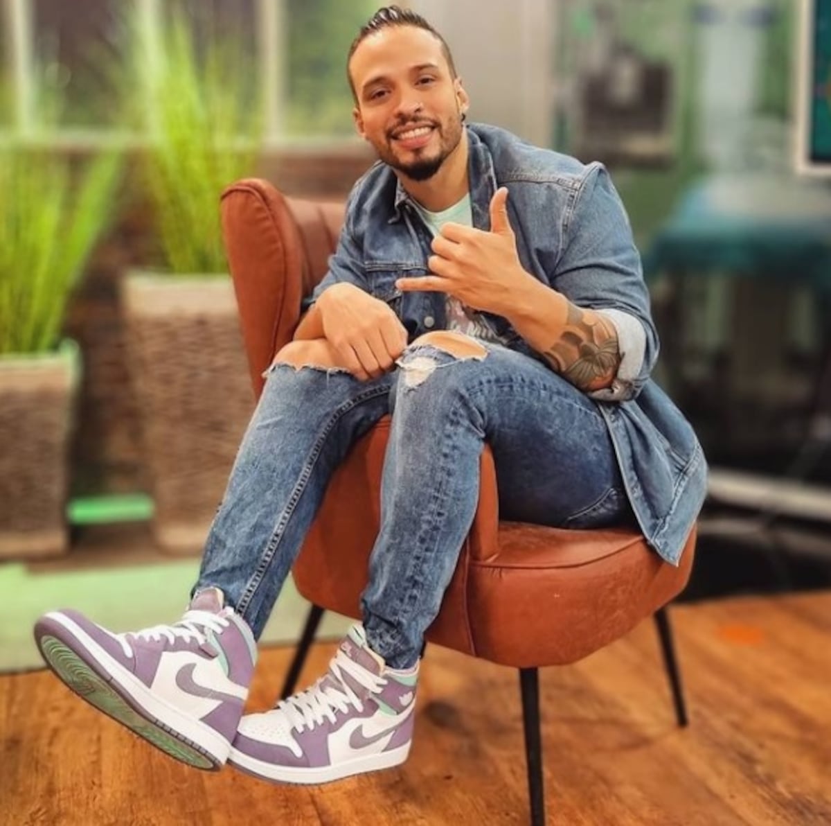 Presentador de TV, Ramiro Hernández dio positivo a covid-19 tras sentir un ‘catarrito’