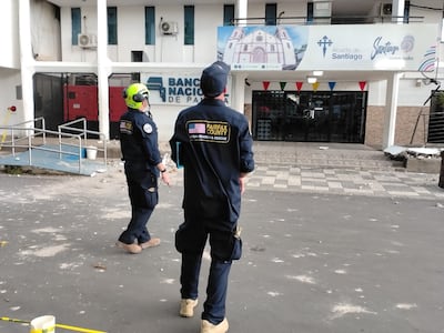 Comercios siguen cerrados en Santiago tras el terremoto y crece la preocupación entre la población