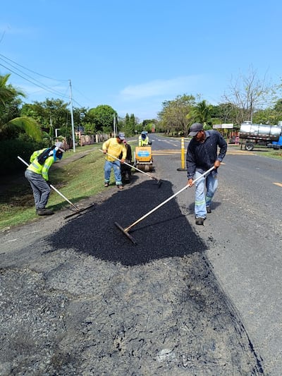 MOP repara vías en Atalaya preparando las rutas para las fiestas de Jesús Nazareno
