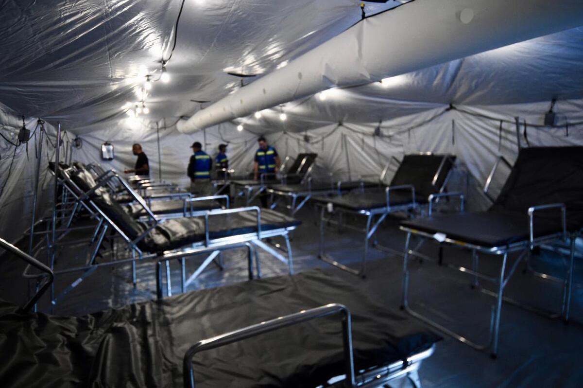 Autoridades se preparan en caso de que se disparen más casos de la covid-19 por las fiestas de fin de año.