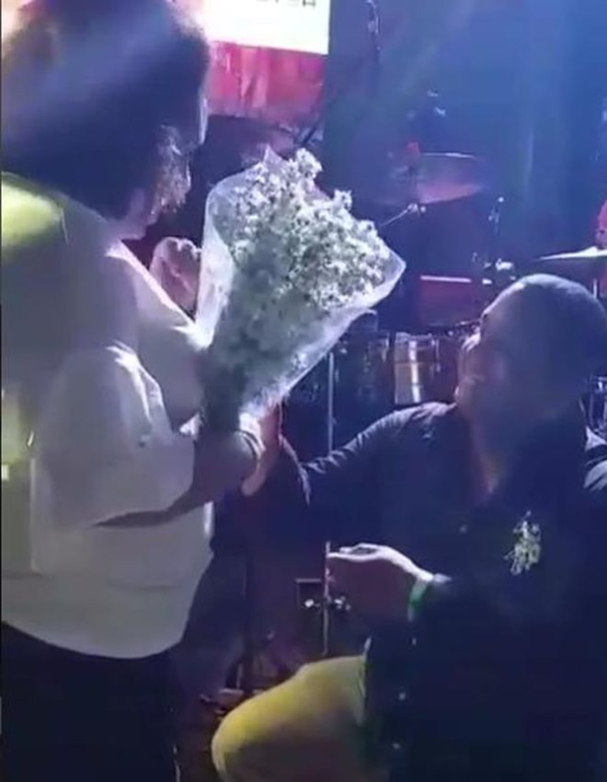 ¡OH MY GOD! Pedidera de mano y todo en baile de Samy y Sandra