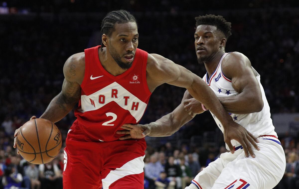Leonard se destapa y Raptors logran empatar la serie
