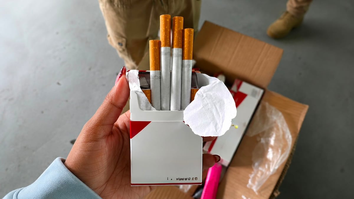 Retienen dos contenedores con cigarrillos de presuntas marcas falsificadas