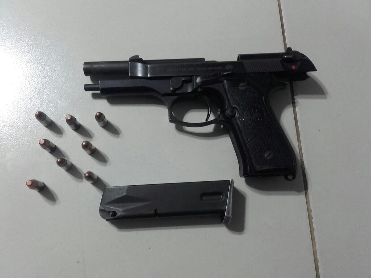 Una pistola fue recuperada por miembro de la Policía en Barraza