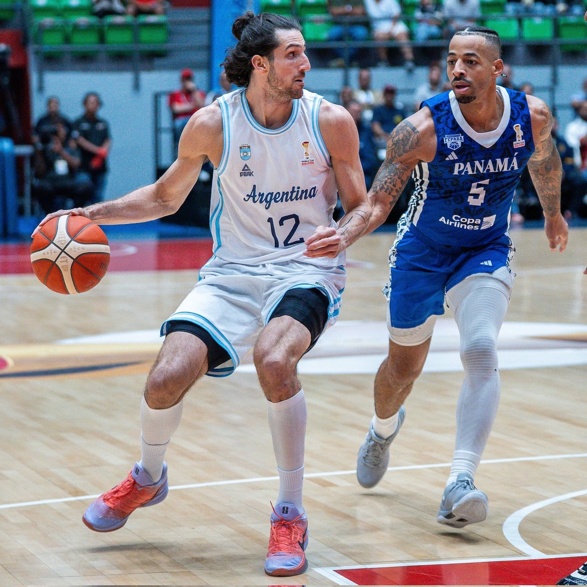 Argentina arrolla a Panamá 96-71 y cierra la fase en la Arena Roberto Durán