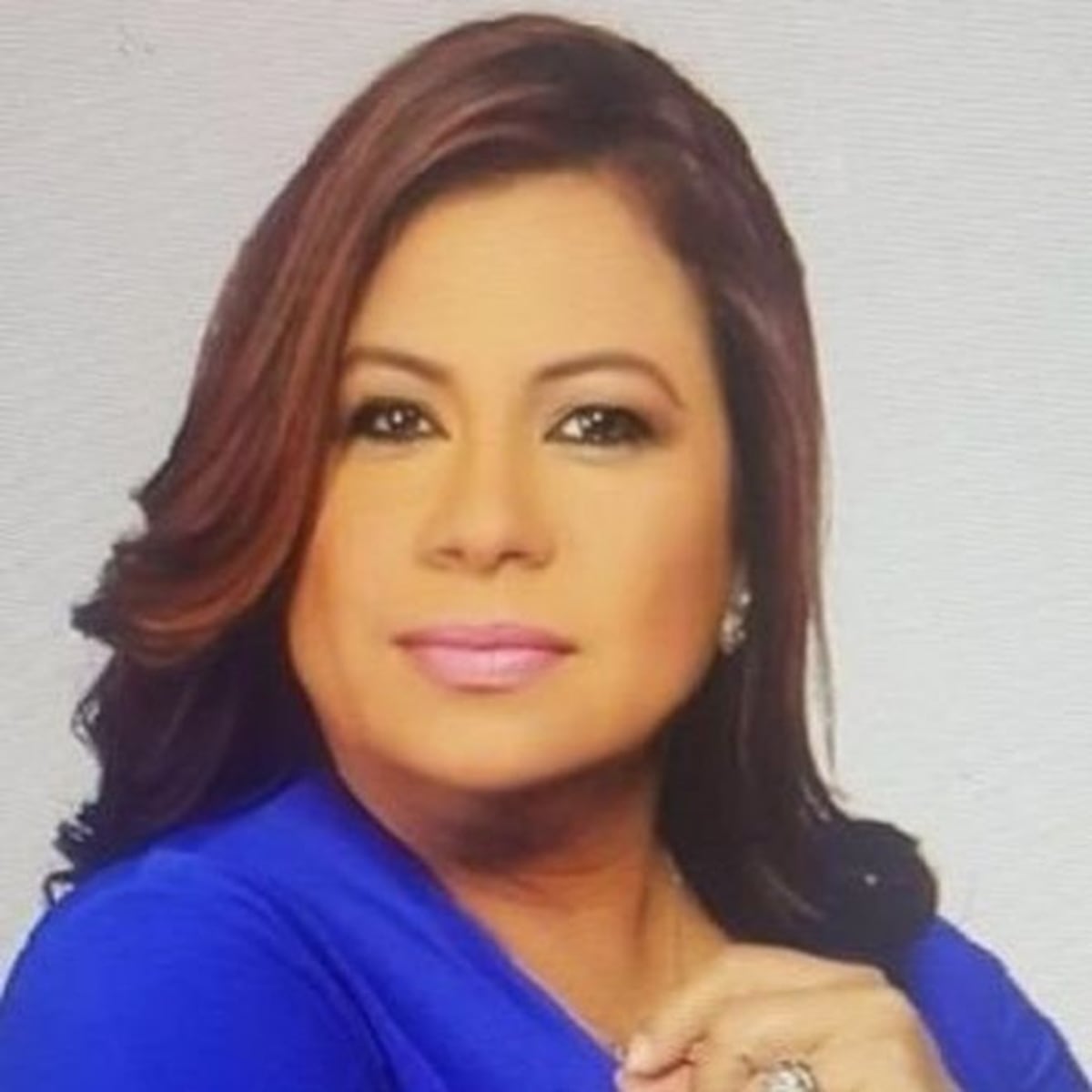 ¡Estafas! Usurpan identidad hasta de Castalia y Álvaro Alvarado pa' pedir plata