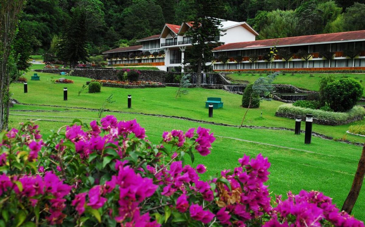 INESPERADO. Alud de tierra obliga a que mujer dé a luz en el Hotel Bambito