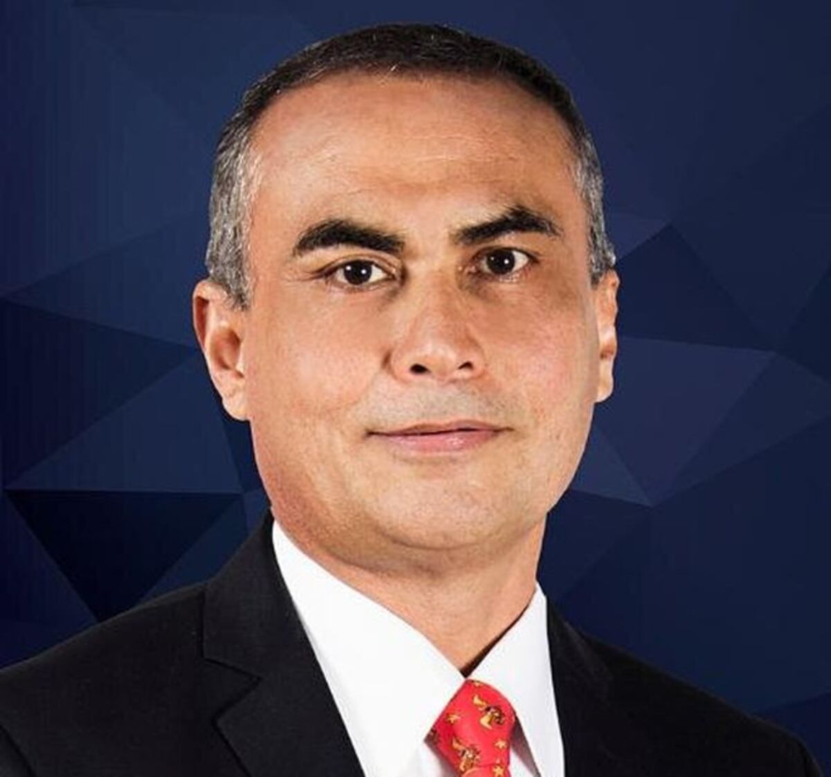 ¿COSA DIVINA? Pastor Edwin Álvarez oró contra marcha gay y vino apagón y lluvia