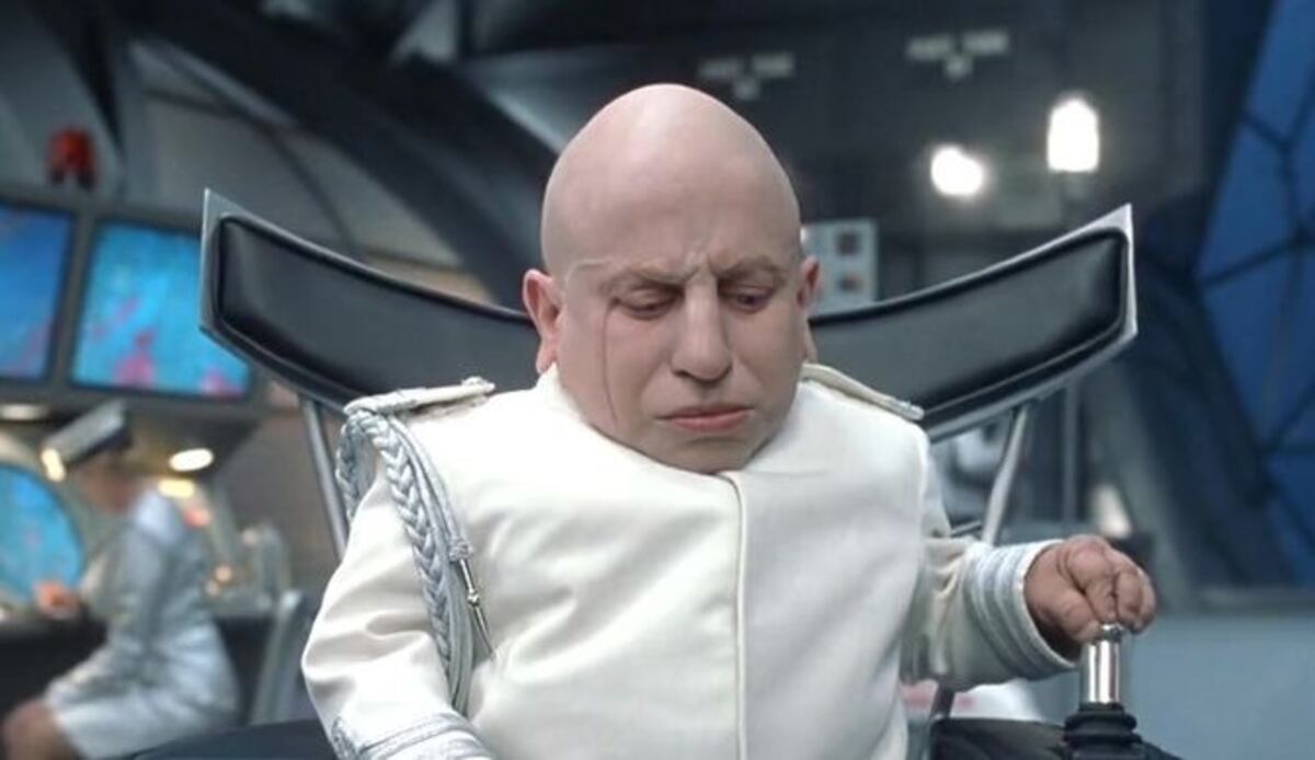 ¡QUÉ TRISTE! Actor que interpretó a 'Mini me' murió e investigan si se suicidó