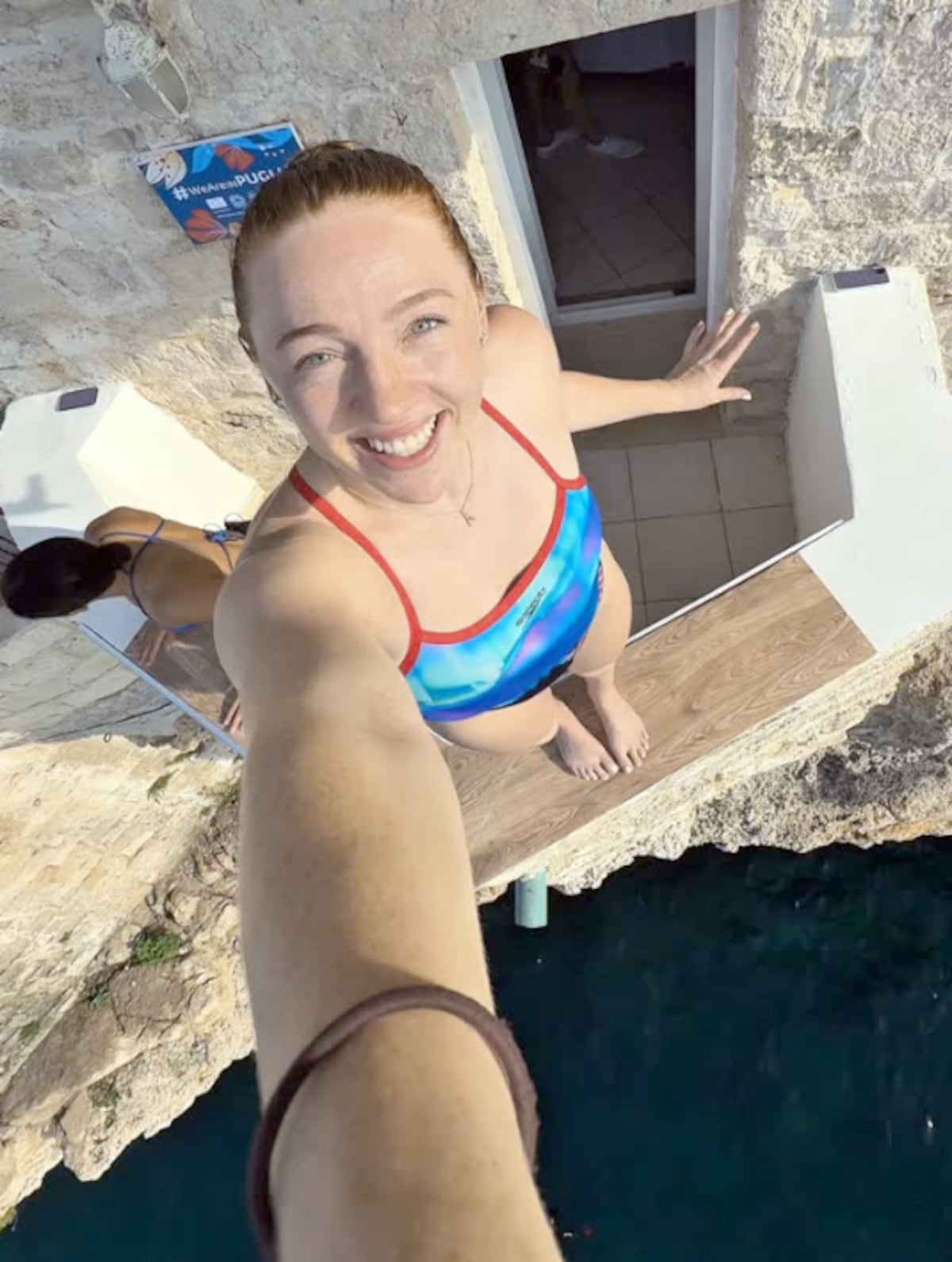 ¡Impactante caída! La clavadista que desafió a la muerte en Italia