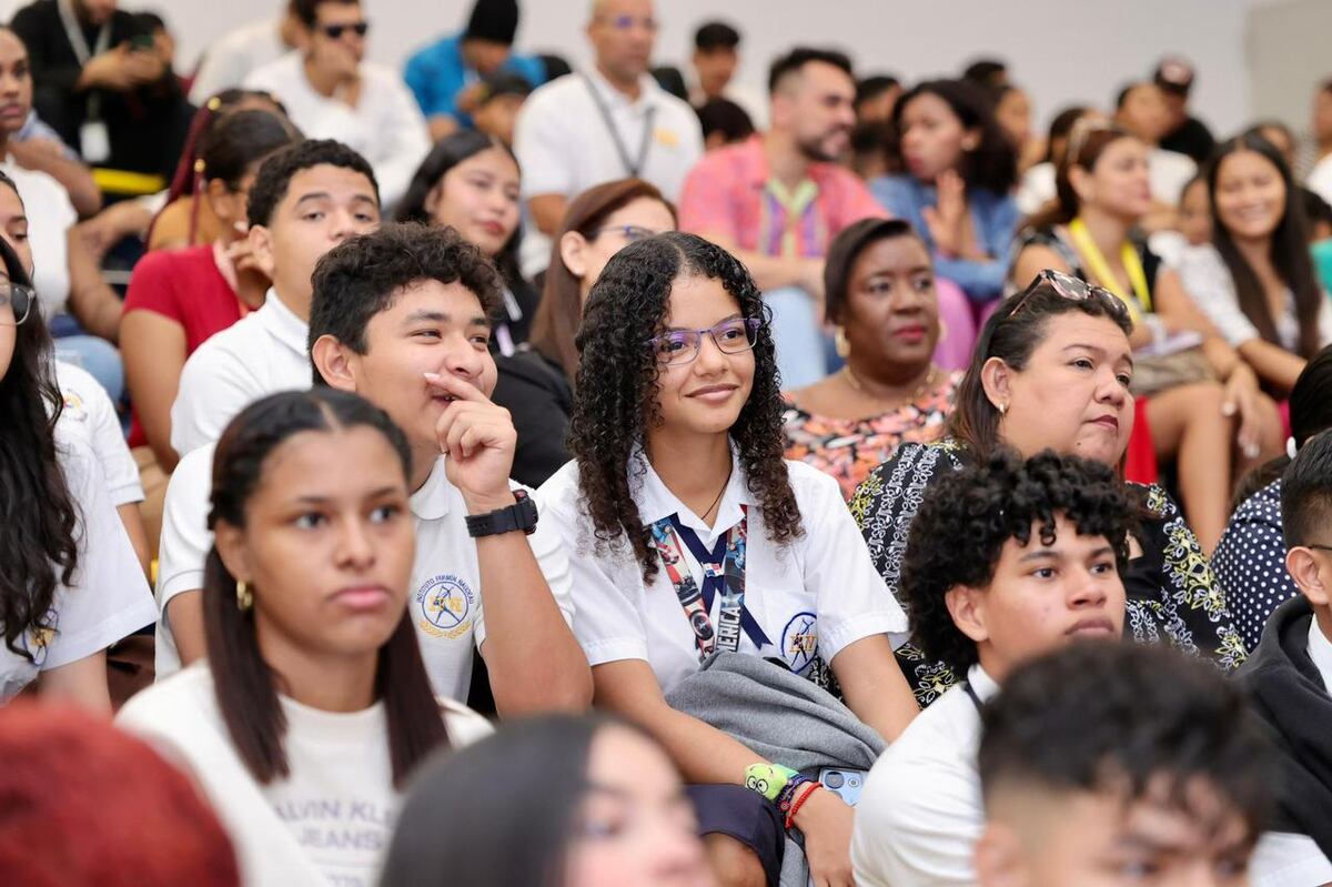 Oportunidad única: Aprende sobre computación en la nube y IA con ‘Skilling Panamá’
