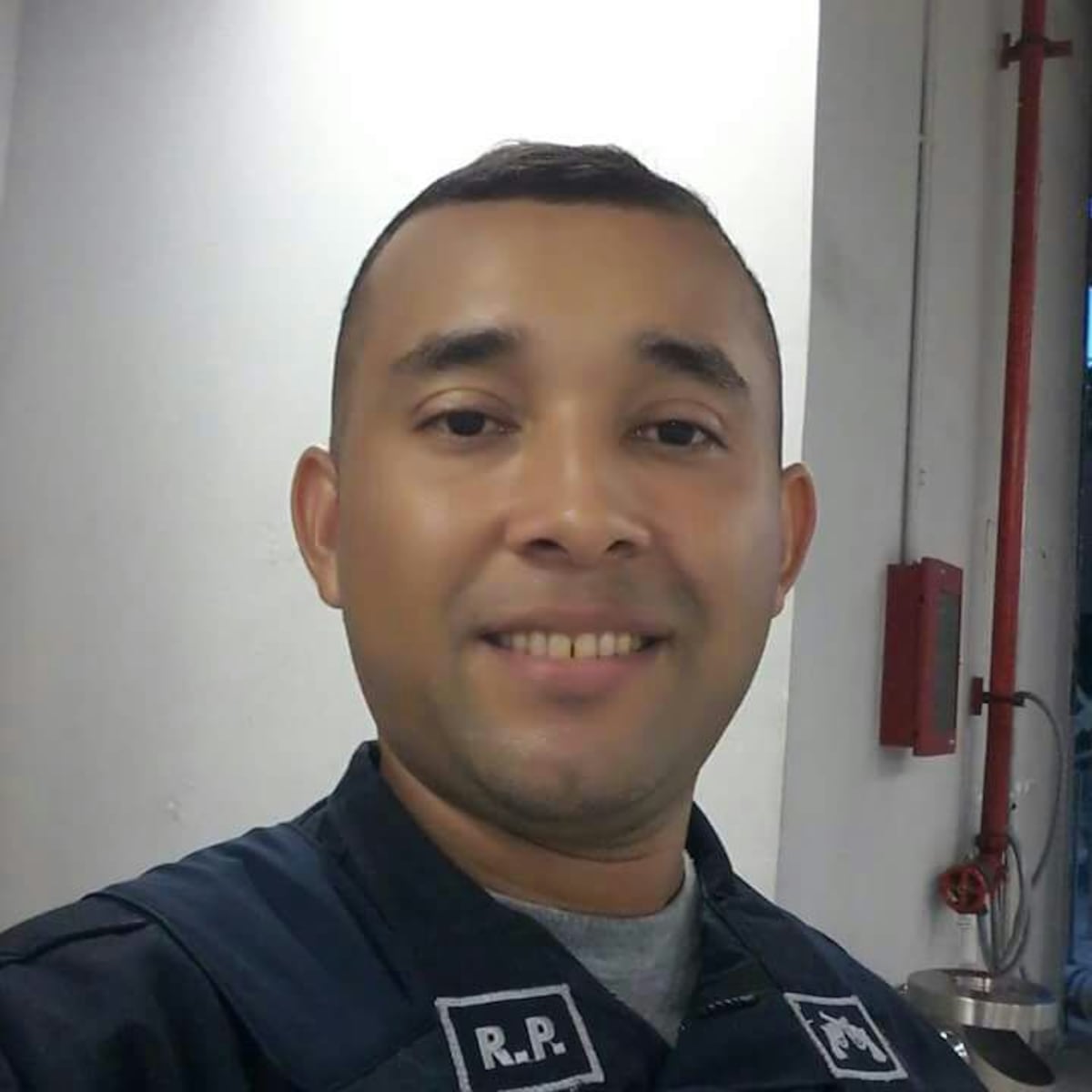 Pareja de policías muere en Praderas de San Lorenzo; se maneja crimen pasional