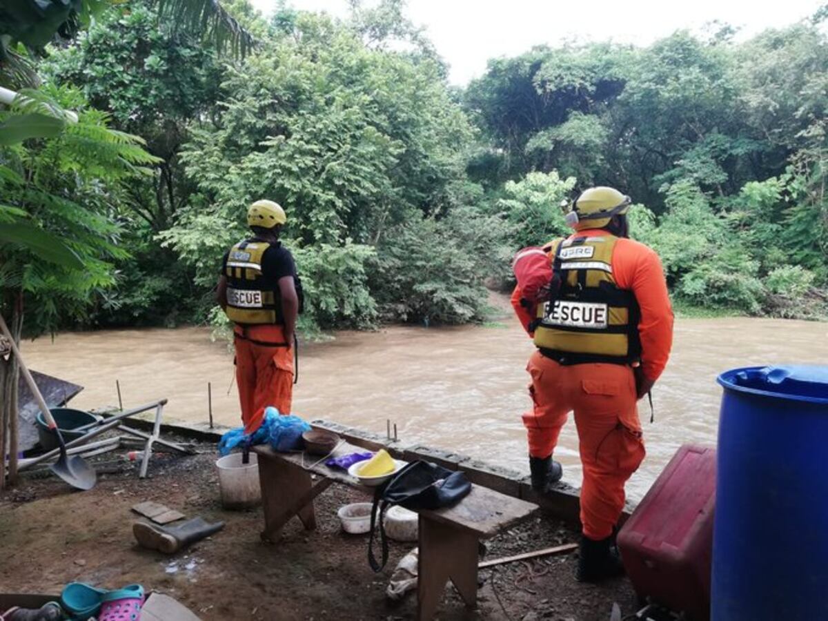 Hagan caso. Sigue mal tiempo. Refuerce los techos. Sinaproc emite alerta