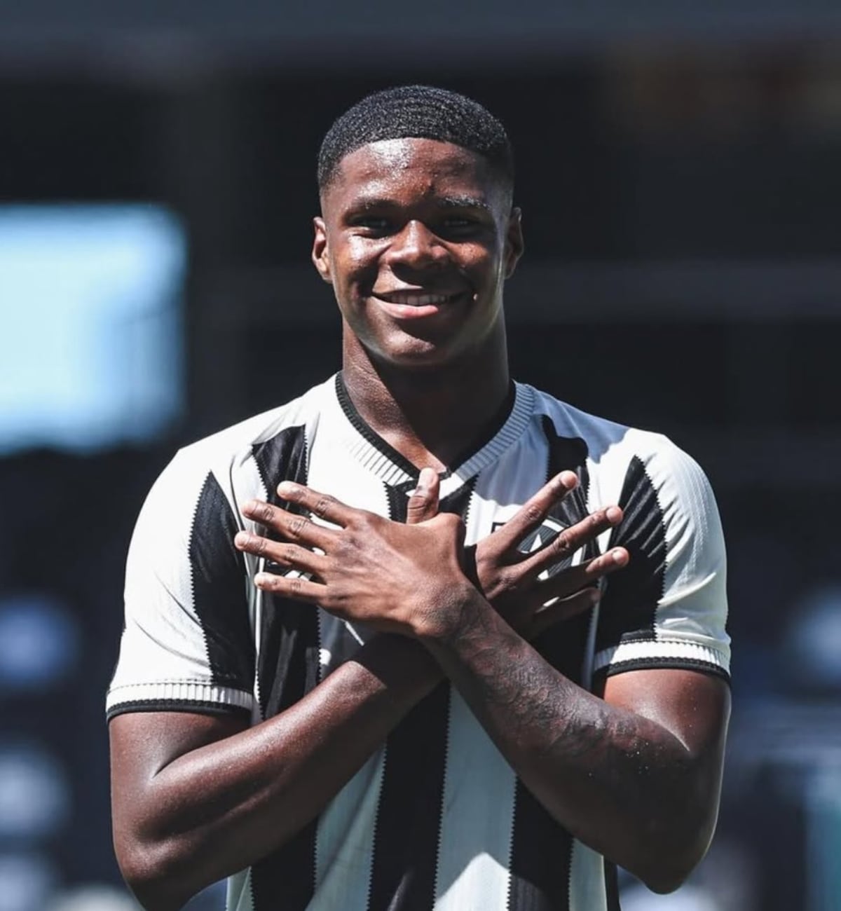 Kadir Barría se gana a Botafogo a punta de goles y temple