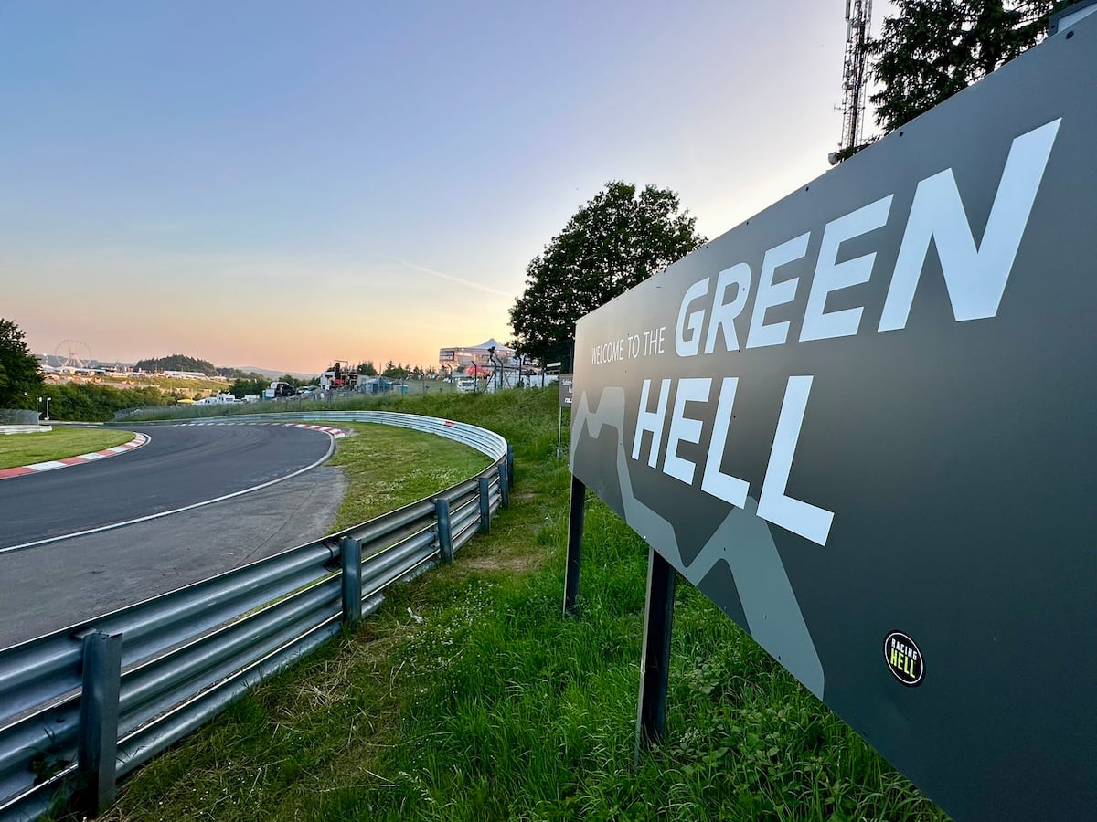 Verstappen cambia de volante y apunta al infierno verde