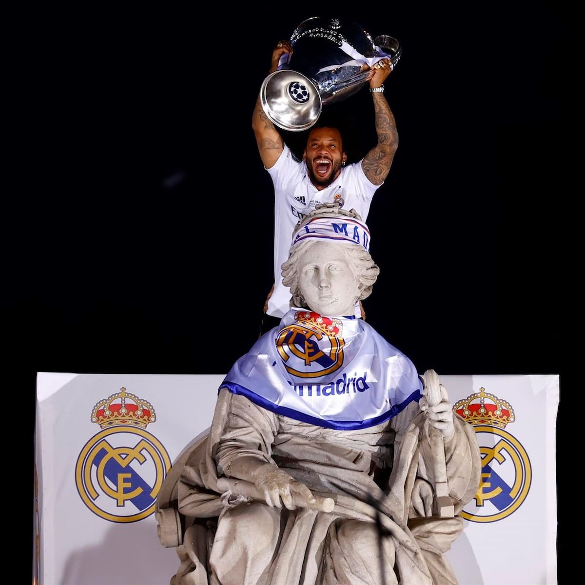 Real Madrid celebra en la Cibeles y le dice adiós a Marcelo