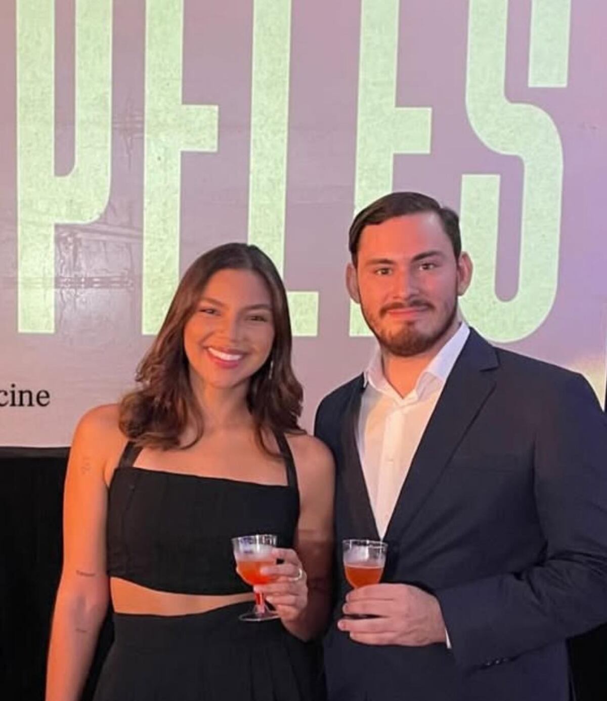 ¿Y la novia? Juan Diego en la premier de ‘Papeles’ pero sin su novia