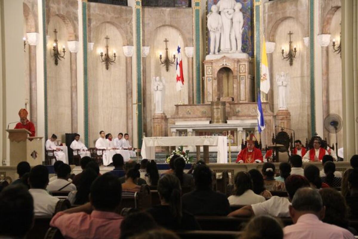 En Panamá oran por los hermanos de Nicaragua. Emotiva jornada