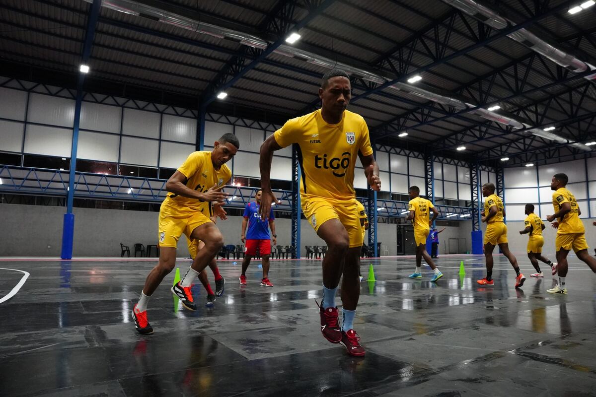 Panamá cierra campamento de futsal en Paraguay con derrota ante el equipo local