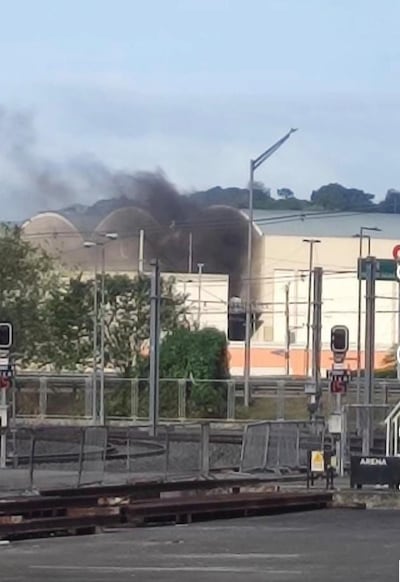 ¡Empleados al rescate! Cortocircuito causa incendio en supermercado de Albrook Mall