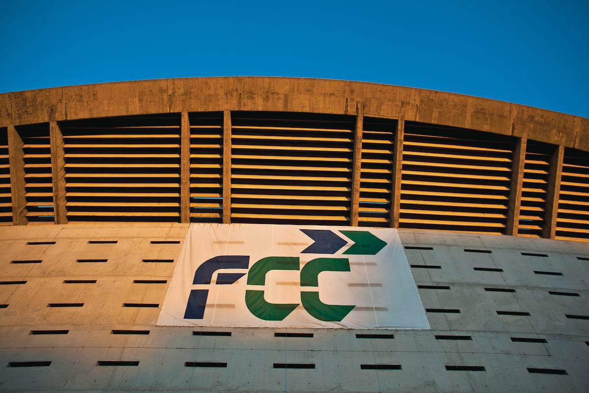 FCC exige la cancelación del contrato de la Ciudad de la Salud