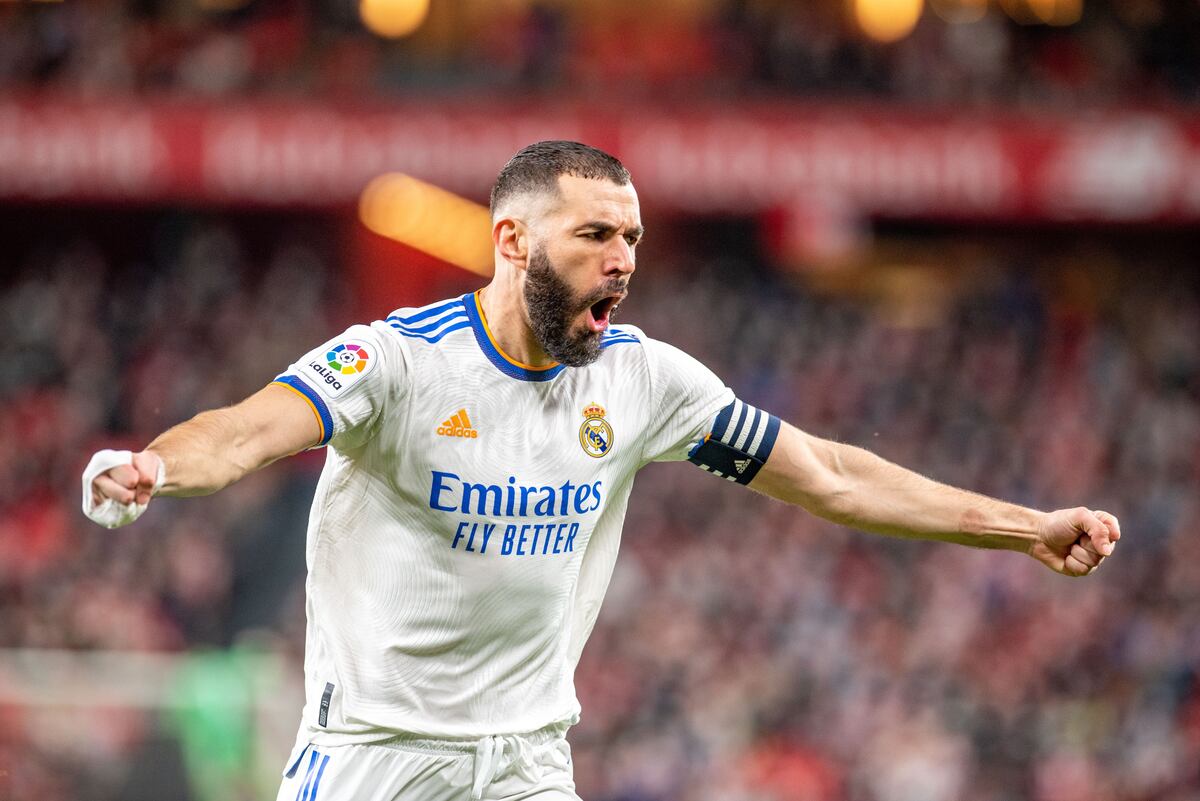 Con doblete de Benzema, el Madrid cierra el 2021 con victoria en Bilbao