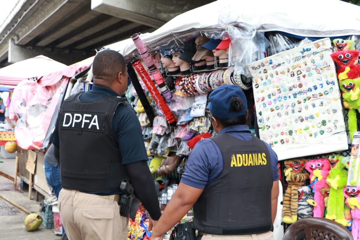 Metro de Panamá exige desalojo de buhoneros en estación 5 de Mayo antes del 11 de agosto