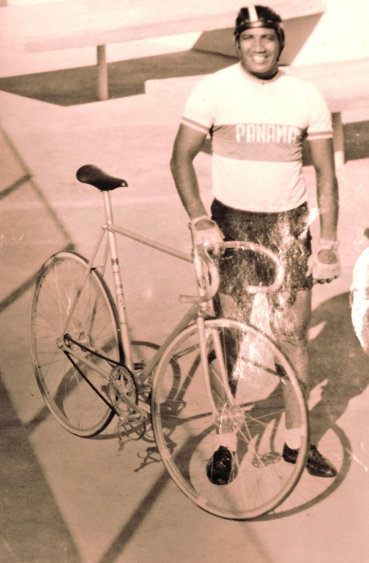 Panameño desahuciado reclama promesa incumplida