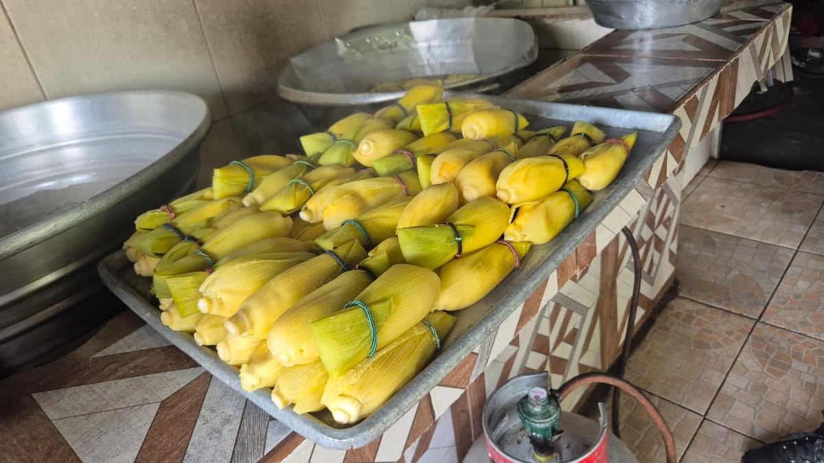 El verdadero rostro de Curundú: emprendedora lleva 38 años vendiendo bollos y ya tiene una hija en la universidad 