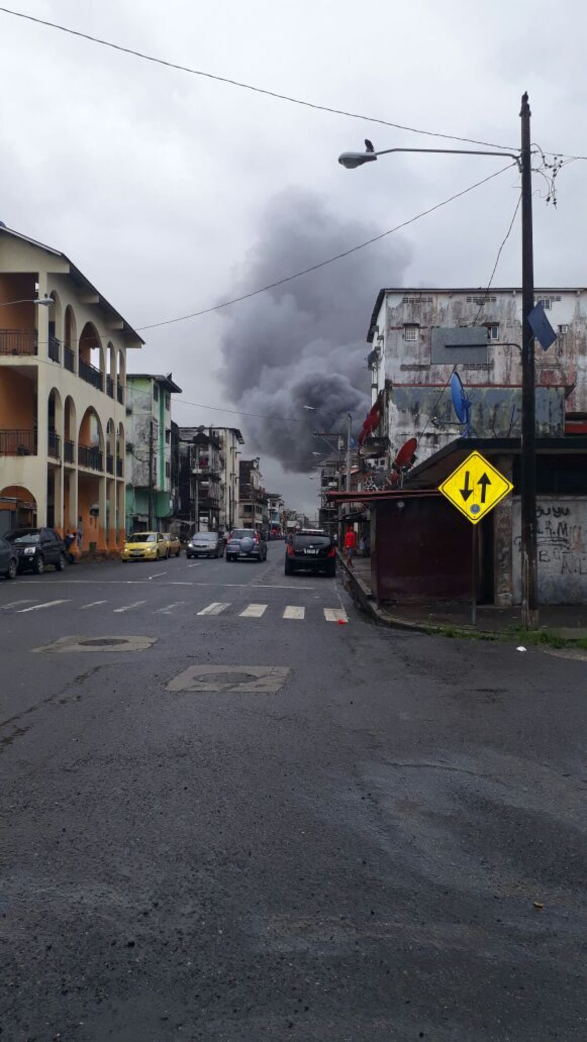 VIDEO| FUEGO EN COLÓN. Se explotan los tanques de gas y las llamas son inmensas