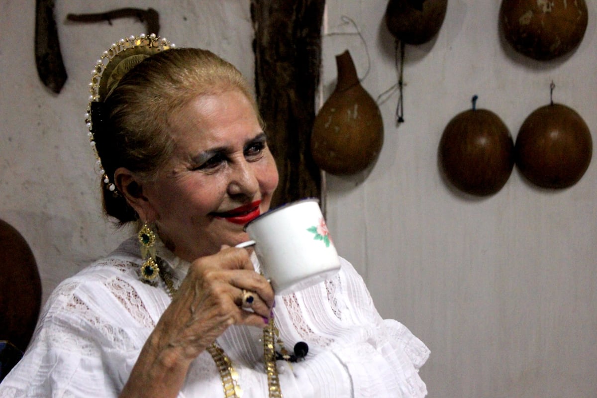 ‘Tirando la cédula’. Popular cantante de música típica nos revela uno de sus secretos, hoy día de su cumpleaños