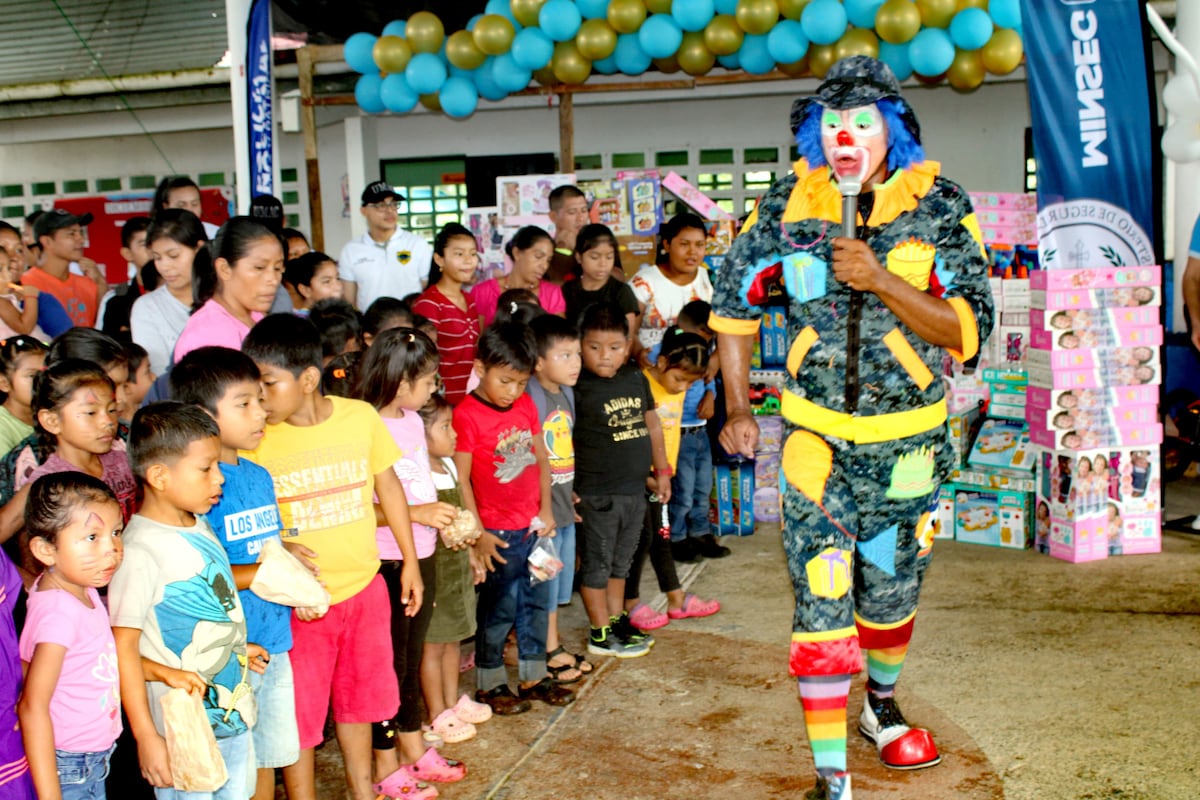 Navalito: el sargento que combate la tristeza con una nariz roja